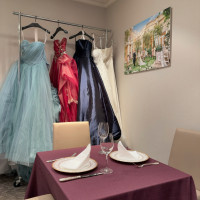 打ち合わせ室、この部屋で試食
飾られているドレスはプラン外