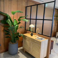 2階あがったところ