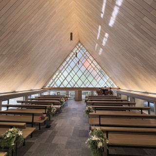 天井が写真で見るより高く、雨の日も幻想的な雰囲気になるそう。