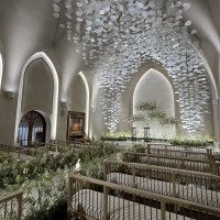 チャペル、フラワー演出が素敵