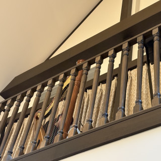 挙式会場の2階部分(出入口の真上)でのハープ生演奏