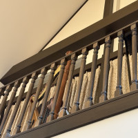 挙式会場の2階部分(出入口の真上)でのハープ生演奏