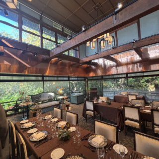 緑豊かで天井高あり、開放的で優しい雰囲気の会場でした。