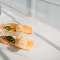 バラを一輪ずつ父親にプレゼントしました。