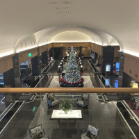 2階から見たロビー