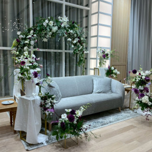 披露宴会場のソファ|783628さんのアルカンシエル横浜 luxemariage（アルカンシエルグループ）の写真(2601441)