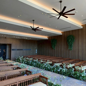 チャペルを奥から入り口側を撮った写真|783633さんのザ オーク ガーデン/別邸 木屋の写真(2601468)