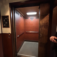 旧式エレベーター