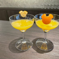 見学時搾りたてオレンジジュースを振る舞っていただきました。