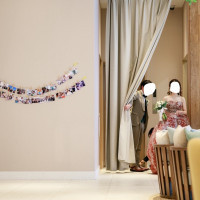 ブライズルームから出てくるところ