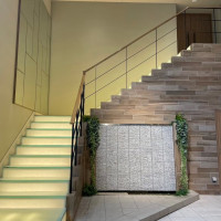 階段からの入場演出ができます