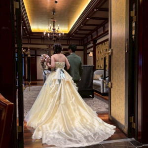 お色直し後の衣装|783743さんの百花籠(ひゃっかろう)- Neo Japanesque Wedding -の写真(2602147)