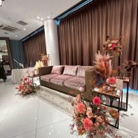 ソファにすることで、ゲストとの距離が近く動きやすかったです。