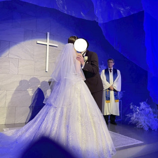 誓いのキスは青いライト♡