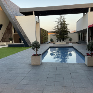 水、緑、がたくさんあるガーデンです。