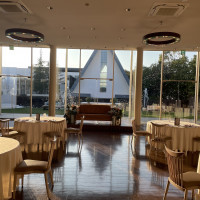 外が見える披露宴会場です。