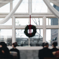 光が差し込み真っ白な空間で素敵です