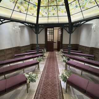 他にはない六角形の会場