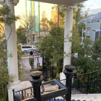 外観。フラワーシャワーする