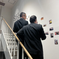 ゲスト待ち場所の一部の階段部分