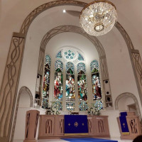 近くからみたステンドグラスです。