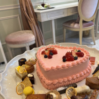 控え室でいただいたケーキとデザートビュッフェ