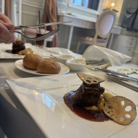 控え室でいただいた肉料理