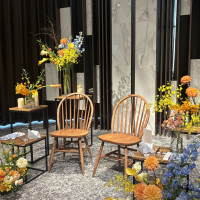 お花の雰囲気に合わせてソファではなくチェアにしてもらいました