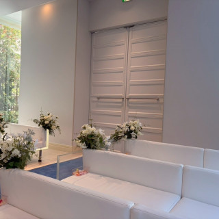 白と水色の綺麗な雰囲気です