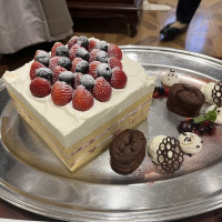 式に新郎新婦でウェディングケーキを頂きました！