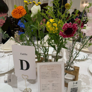 参列者卓装花