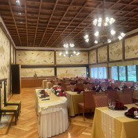 金の披露宴会場はとても厳かで美しかったです