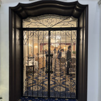 ル・トリアノンの入り口。