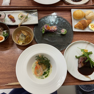 披露宴会場でふるまわれたお料理は、どれもおいしく上品でした。