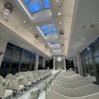 真っ白で開放感がある会場
水の流れる音が心地いい