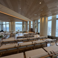 ゲスト側最後尾から見た挙式場です