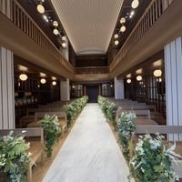 2階席に生演奏や聖歌隊が入る。