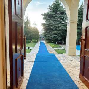 ロビー入り口から後ろを振り返った雰囲気|784494さんのアーセンティア迎賓館(柏)/テイクアンドギヴ・ニーズウェディングの写真(2605362)