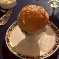 中はコンソメスープ