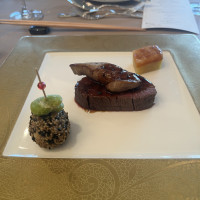 コースの肉料理