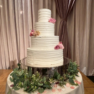 ウェディングケーキのお花は色変えられました。|784587さんのホテルニューオータニ幕張の写真(2605850)