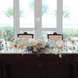 高砂の後ろは大きな窓、そこから見える海も空も最高でした