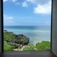 宴会場近くの窓から見えるロケーション