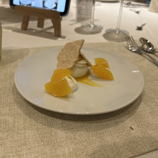 デザート、季節のフルーツが入っていました