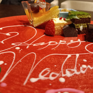 お祝いのデザートプレート