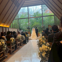 緑が多いナチュラルなチャペル