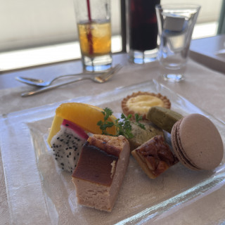 試食会でいただいたデザート。デザートビュッフェもこんな感じ。