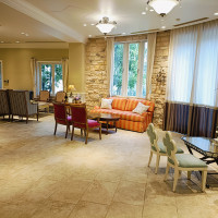 招待客の控室です。
イスがたくさんあってよかったです。