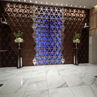 チャペルの背景カラーを希望に合わせて変えられるそうです。