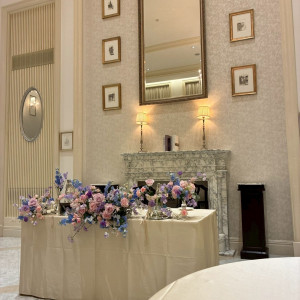 披露宴 メインテーブル|784877さんのアクアテラス迎賓館（大津）/テイクアンドギヴ・ニーズウェディングの写真(2607611)